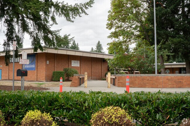 Gildo Rey Elementary School is a public institution for Southeast Aubun's younger residents.