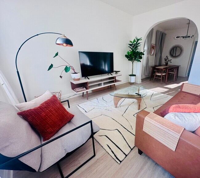 2014 N Oakley Ave unit 1, Chicago, IL 60647 - photo 6