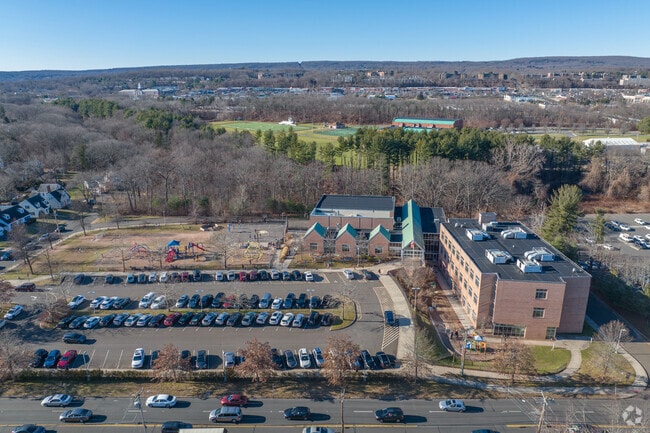 Find great teachers at Spring Glen School at 1908 Whitney, Hamden, CT.
