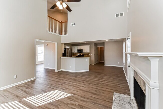 7855 Clearview Cir, Riverdale, GA 30296 - photo 5