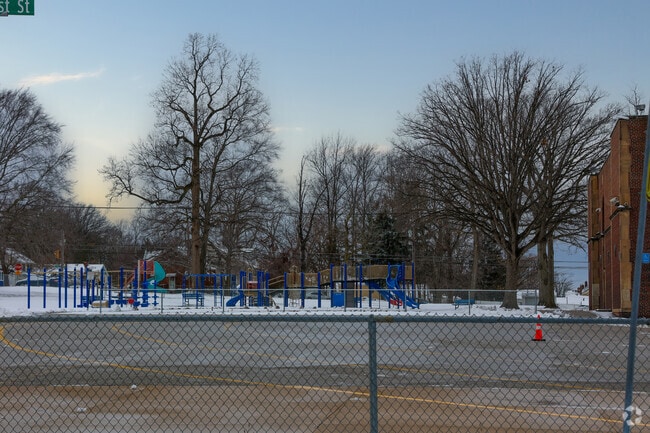Thoreau Park Elementary School, Parma