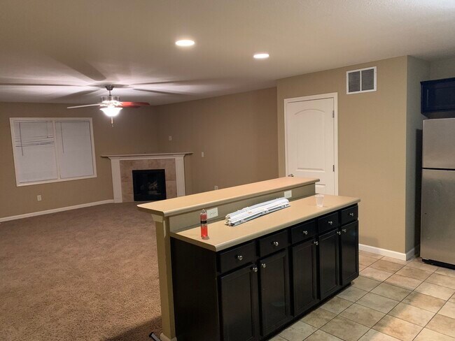 1948 Glenbridge Rd unit 1946, Bloomington, IL 61704 - photo 4