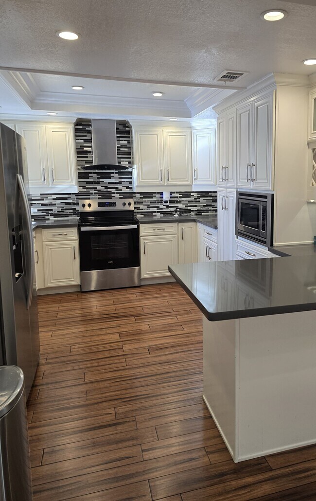 544 Silver Lake Dr, Danville, CA 94526