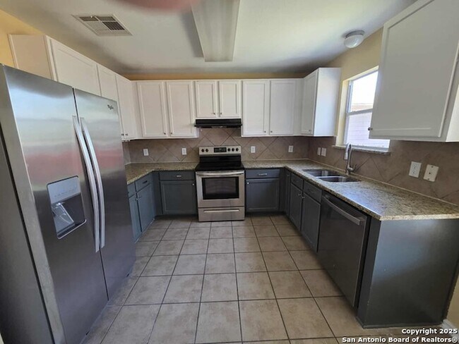 228 Anvil Plaza, Cibolo, TX 78108 - photo 6