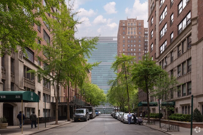Turtle Bay has plenty of Victorian townhomes.