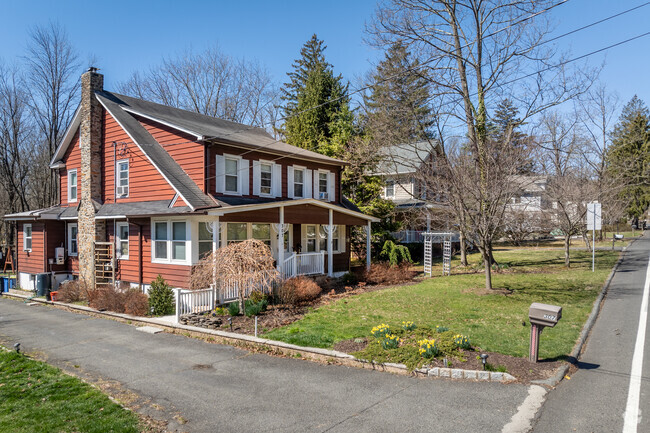 The name 'Watchung' comes from the Lenni Lenape Native Americans word meaning 'high hills'.