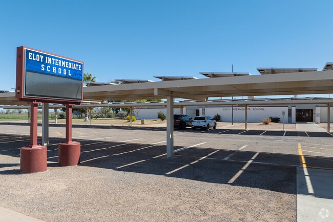 Eloy Intermediate School serves approximately 300 3rd to 5th grade students.