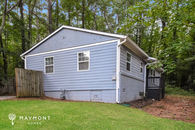 2500 Swallow Cir SE, Atlanta, GA 30315 - photo 3