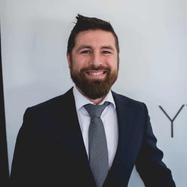 Agent Photo