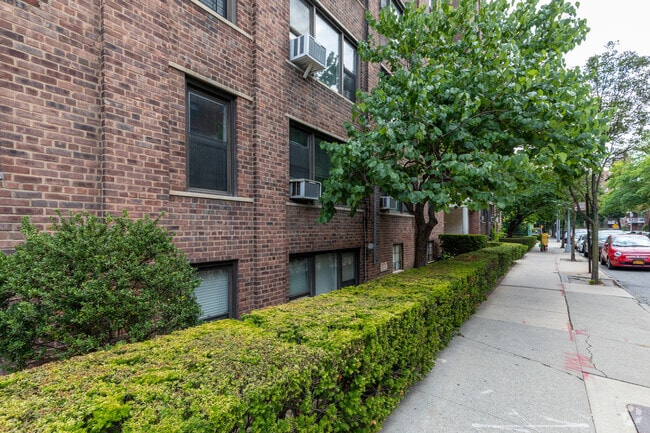 645 W 239th St, Bronx, NY 10463 - photo 4