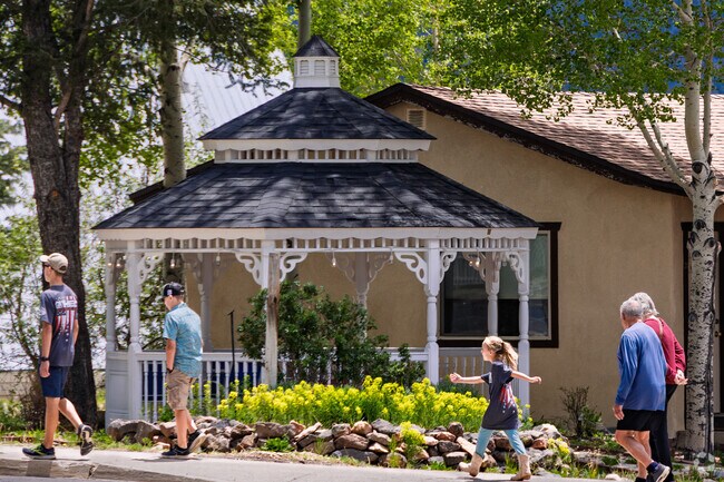 Eagle Nest is a very walkable town with seasonal events for both tourists and locals alike.