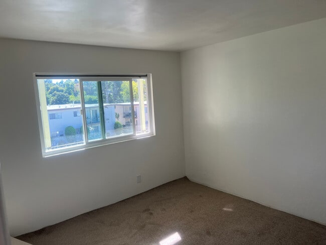 845 Normark Terrace unit 2, Vista, CA 92084 - photo 2