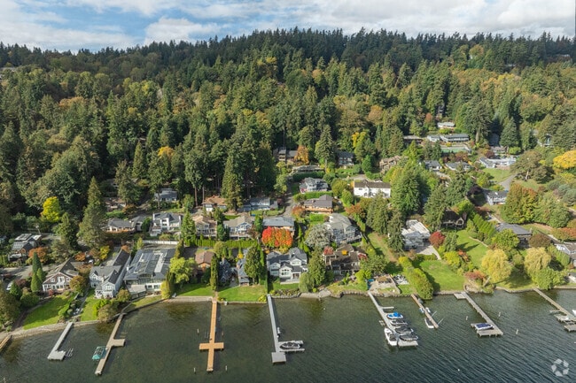 Appleton is a small residential community on the shores of Lake Washington.