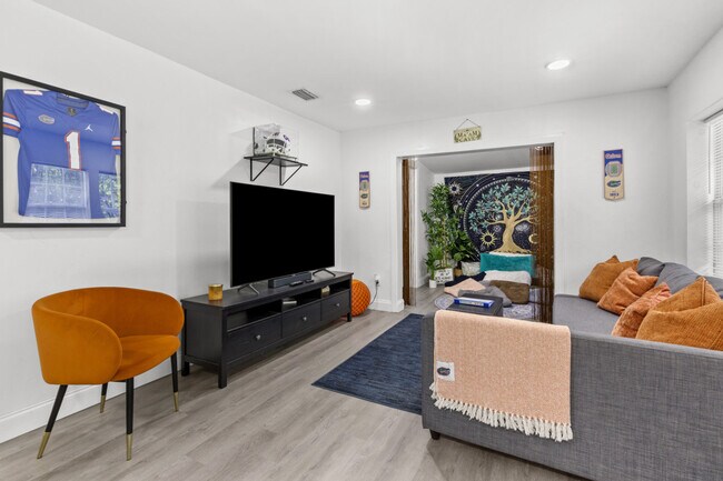 2614 NW 8th St unit ID1359124P, Gainesville, FL 32609 - photo 6