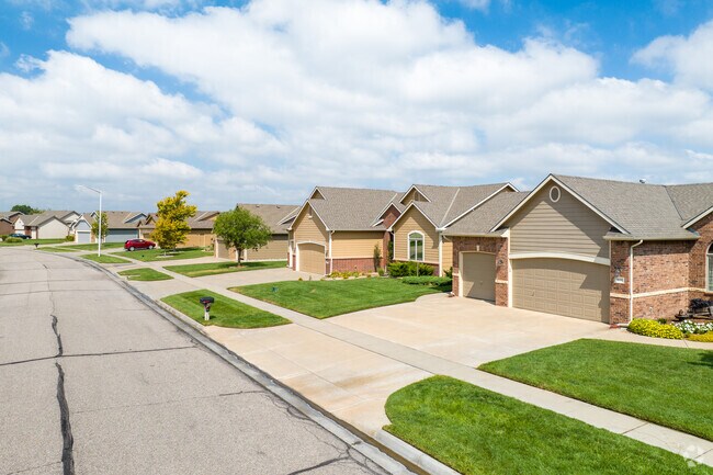 The streets of Avalon Park are lined with New Traditional Dwellings.
