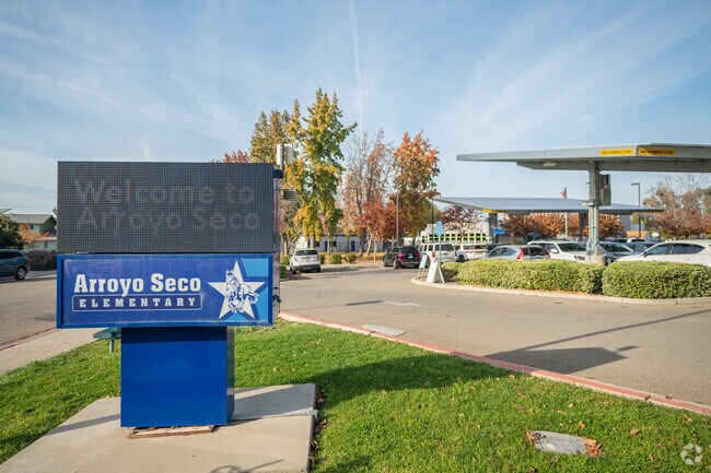 Arroyo Seco Elementary School serves K-5 grade students.