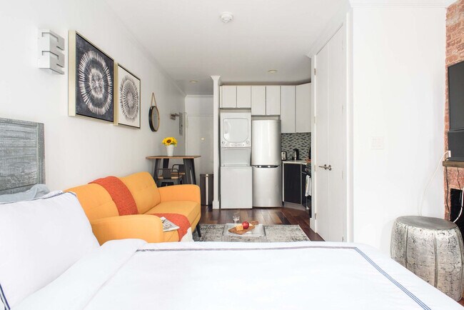 241 E 24th St unit ID1022035P, New York, NY 10010 - photo 2