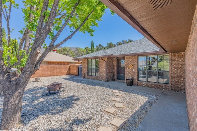 1526 Serrano, Alamogordo, NM 88310 - photo 2