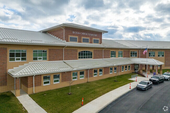 Bloom-Carroll Primary School serves students kindergarten-2 and earns a B-minus from Niche.