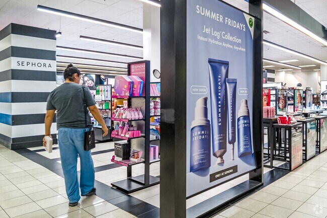 Kohl's is one of several department stores located in North Merced.