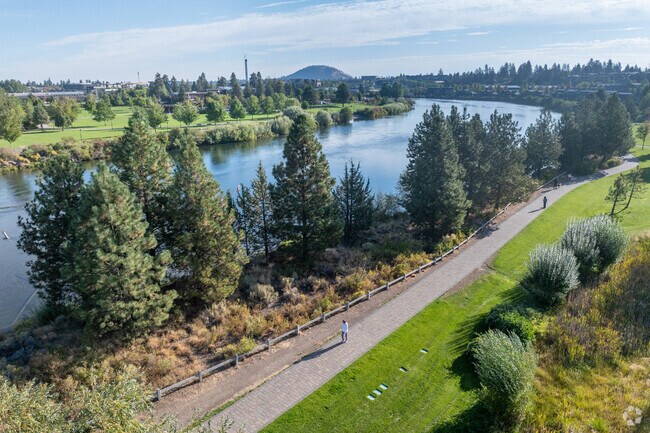 Farewell Bend Park is a beautiful park by the river popular with walkers and after school play.