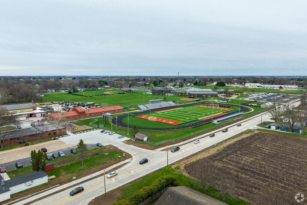 Macomb Senior High has an excellent extracurricular program.