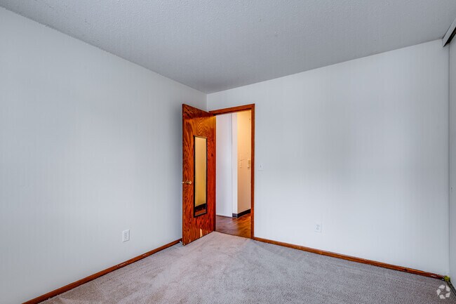 2600 Bryant Avenue S - 1BR, 1BA - 550SF - Unit 1 Bedroom