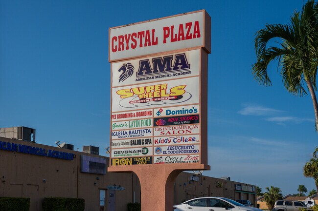 Crystal Plaza offers convenient shopping and dining, featuring Publix, Walgreens, Chase Bank, and Gusto’s Latin Food.