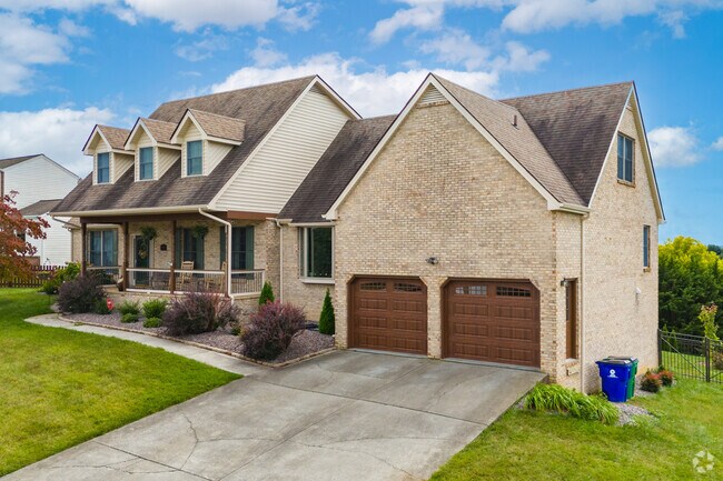 The homes in Northside Park range from cozy cottages to spacious, modern family houses.