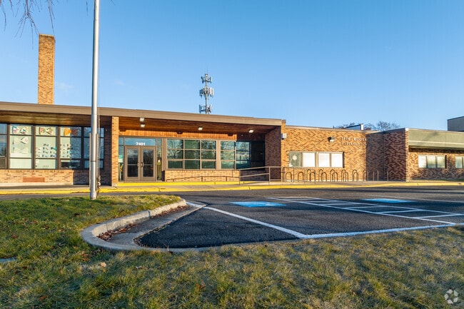 Seth Woodard Elementary is located close to many homes in the neighborhood.