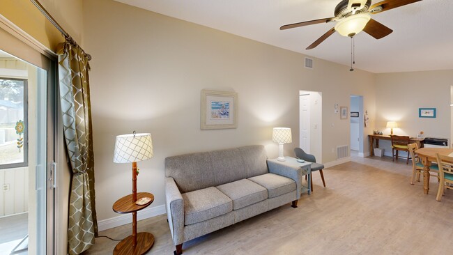 1215 56th St W unit 1215, Bradenton, FL 34209 - photo 2