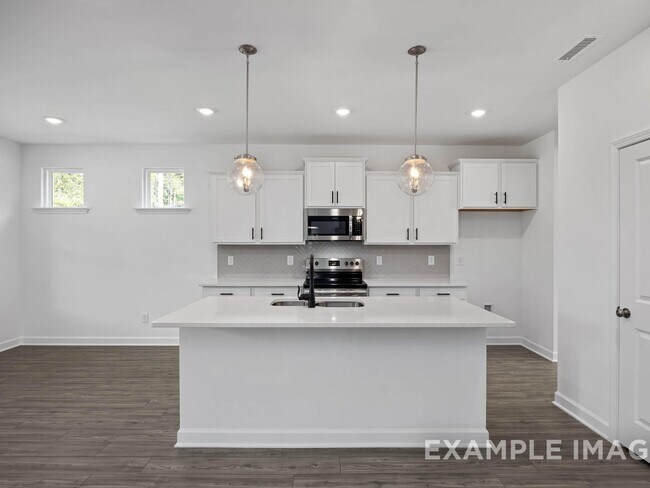 316 Longleaf Glen Ln, Zebulon, NC 27597 - photo 4