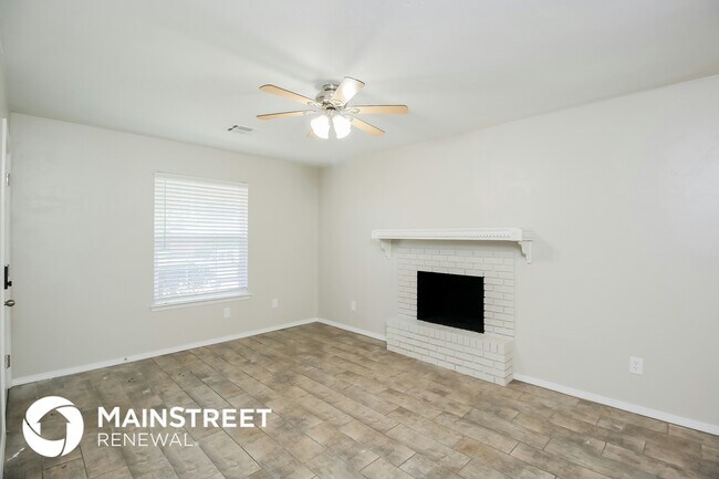 1153 Elmhurst St, Moore, OK 73160 - photo 5
