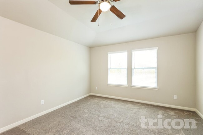 13542 Paxton Blvd, Saint Hedwig, TX 78152 - photo 7