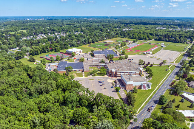 Kalamazoo Central High School has a 22 to 1 student/teacher ratio.