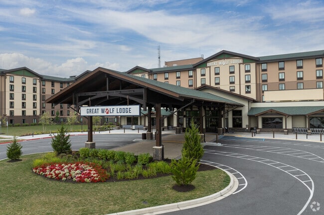 Make a splash and enjoy your stay at the all-inclusive Great Wolf Lodge Resort.