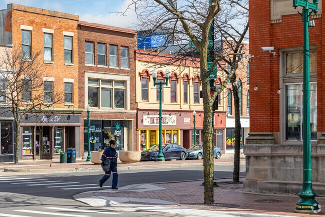 Historic South Side has a lot of historic buildings but also newer shops in downtown.
