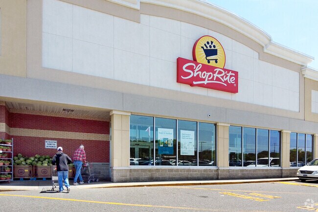 Grab all your local groceries from Shop Rite, close to Mount Sinai.