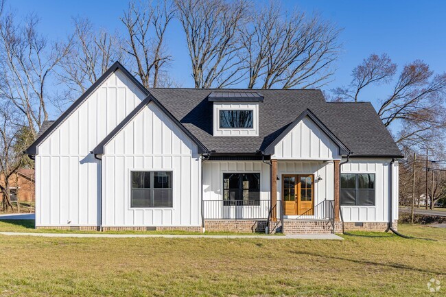 New Craftsman homes are being built all around Hartsville.