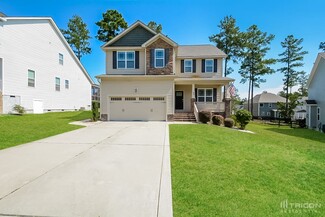 65 Tanawha Ct, Spring Lake, NC 28390