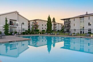 898 NE 137th Ave, Bellevue, WA 98005