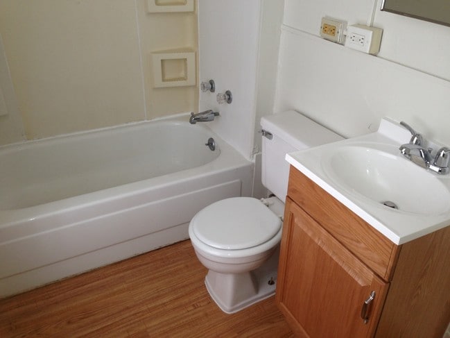 526 E 7th St unit 2, Duluth, MN 55805 - photo 6