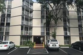 7075 NW 186th St, Hialeah, FL 33015