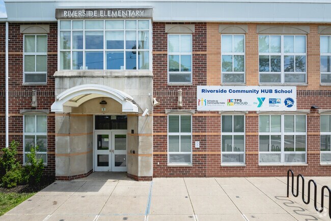 Riverside Elementary welcomes new parents.