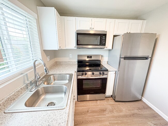 1110 E Highland Ave unit 7, Phoenix, AZ 85014 - photo 5