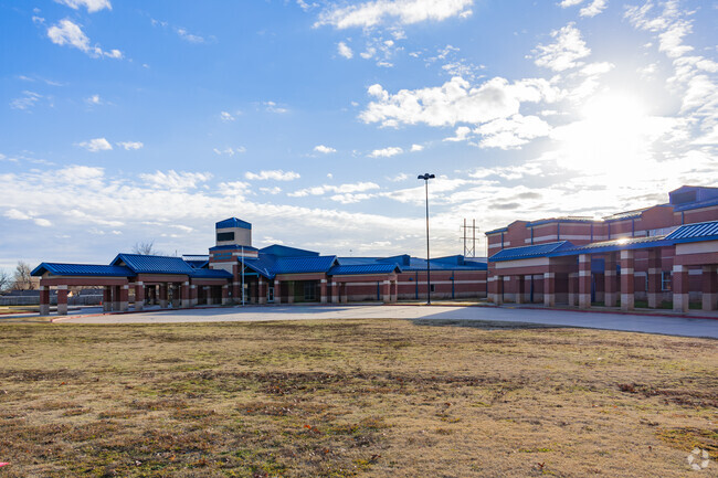 John Glenn Elementary School offer a variety of programs that challenge children.