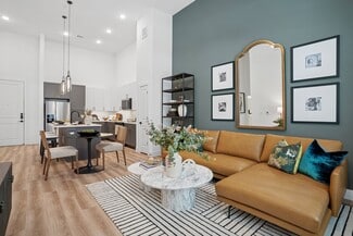 505 W 8th St, Dallas, TX 75208