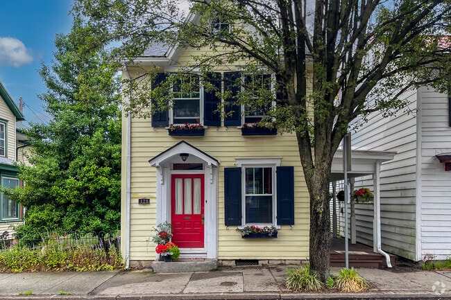 Mechanicsburg is full of historic colonial homes.