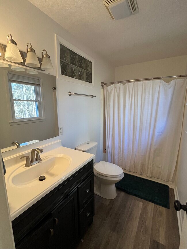 575 Riverview Heights St unit A - 575 Riverview He, Franklin, NC 28734 - photo 5
