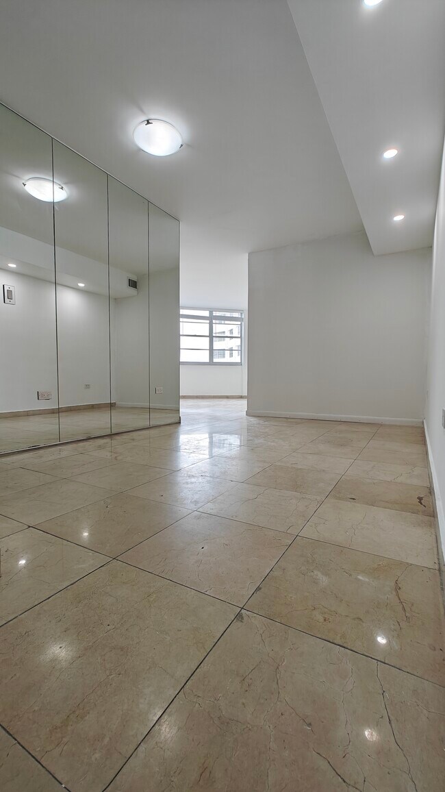 Four Ambassadors Condominiums unit 542, Miami, FL 33131 - photo 7